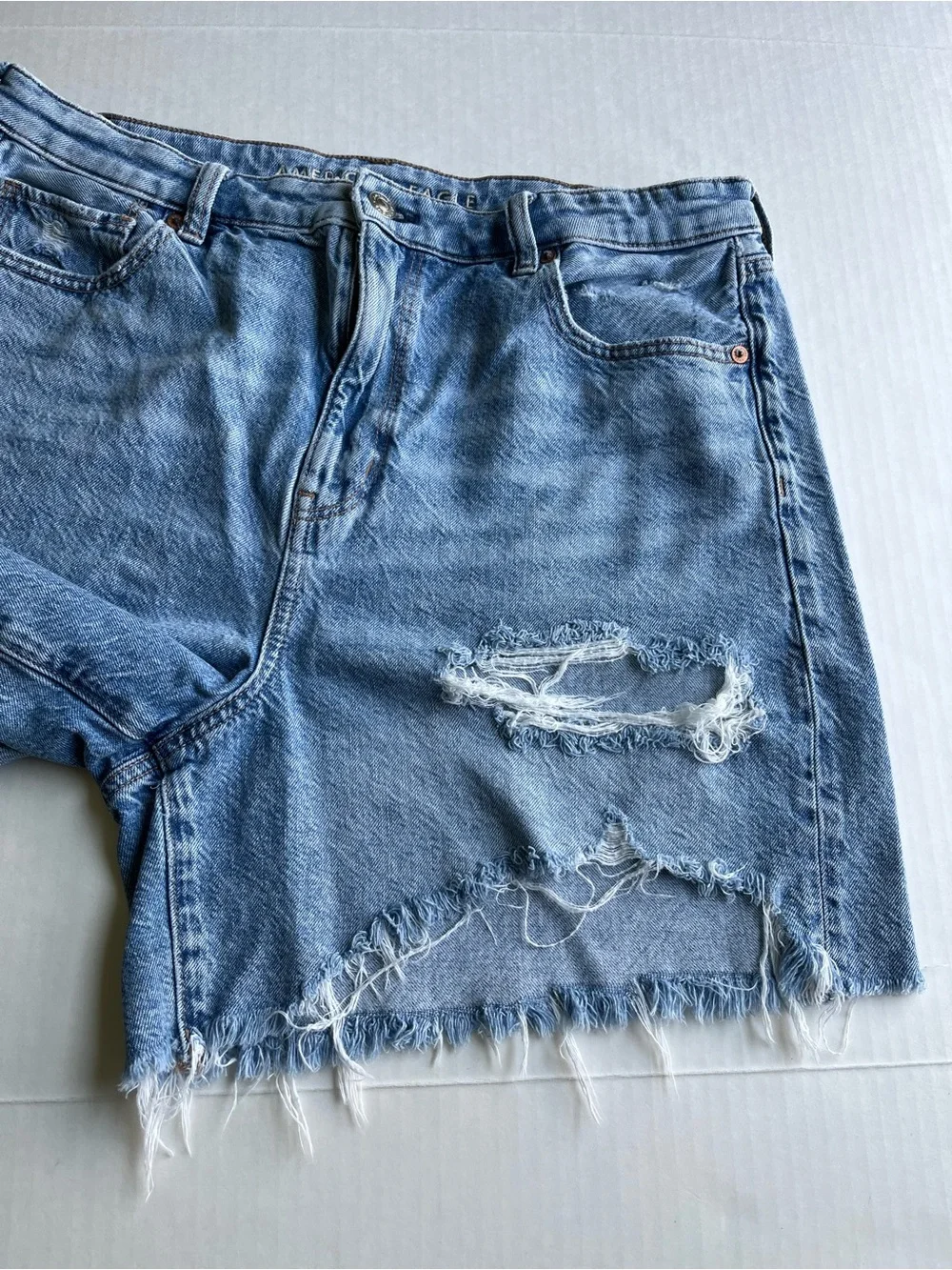 American Eagle Women’s Denim Baggy Mom Jeans Shorts 14